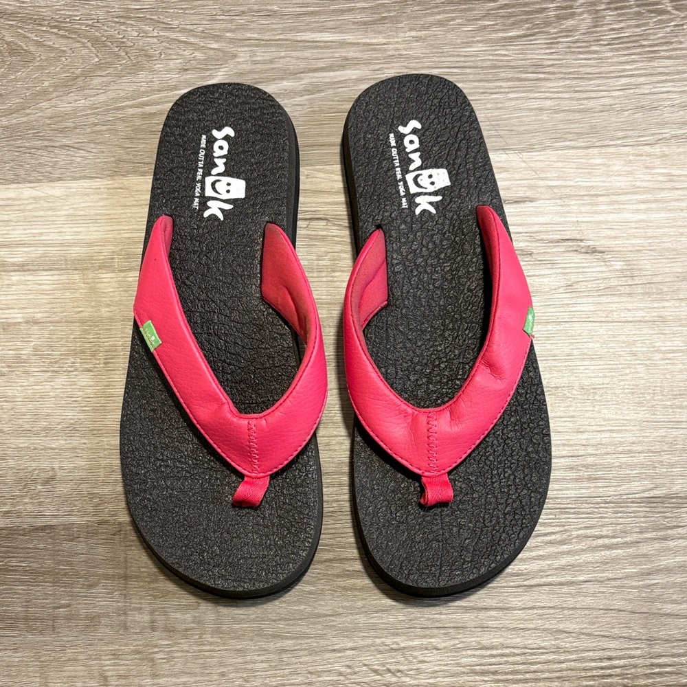 Sanuk Pink Women's Sandals